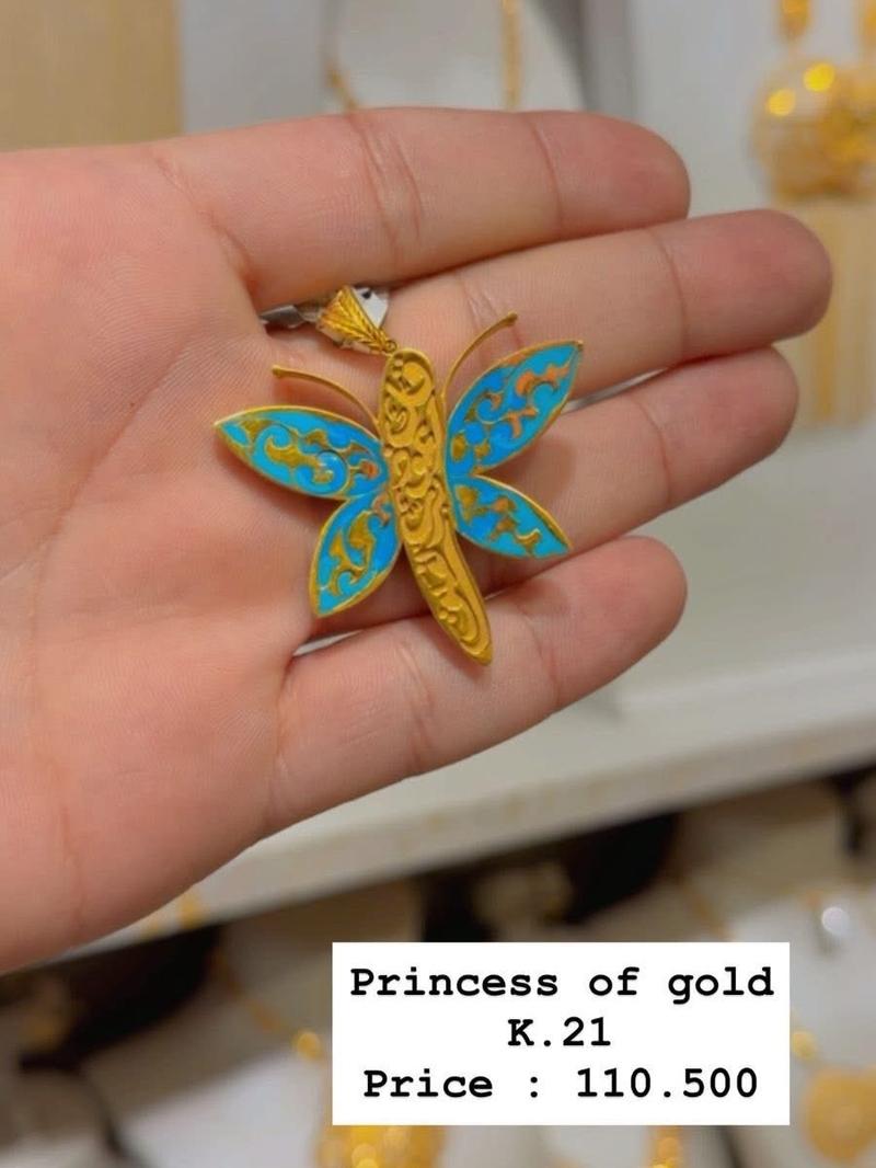 Champagne Gold Coin Necklace - 18K