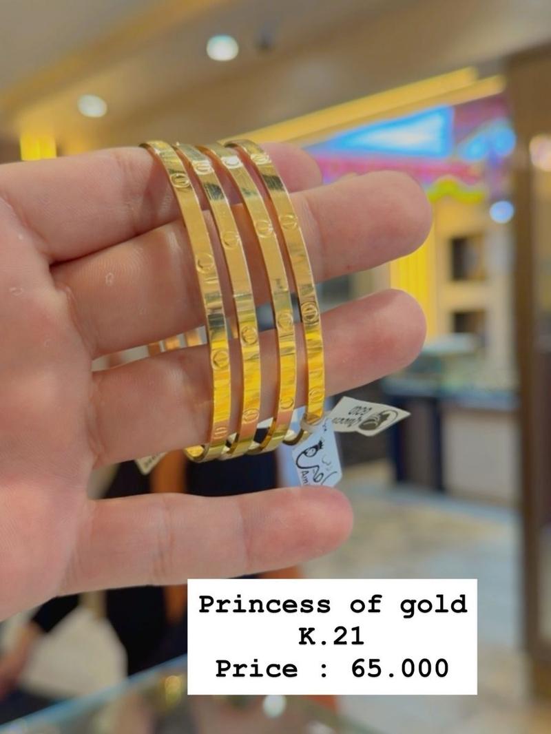 Yellow Gold Diamond Solitaire Ring - 14K